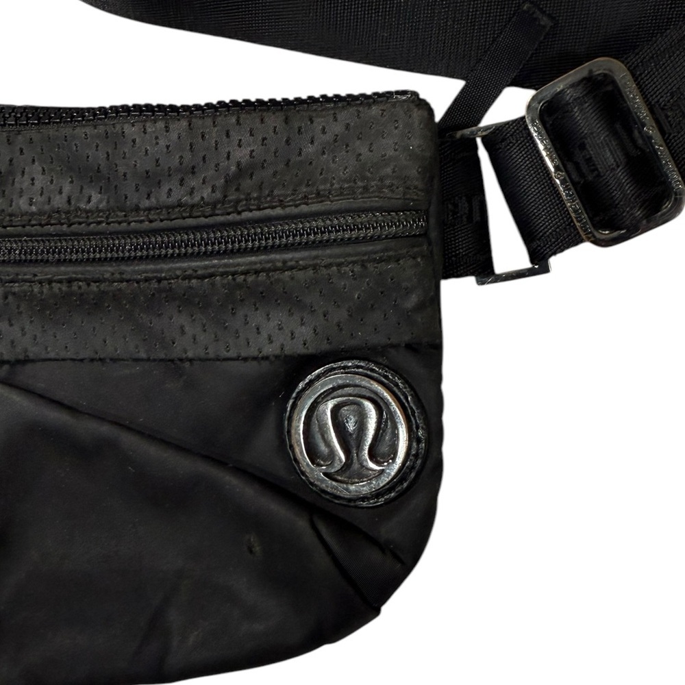 AC11 Lululemon Black Free Spirit Bag Belt Bag/Crossbody - Picture 5 of 15